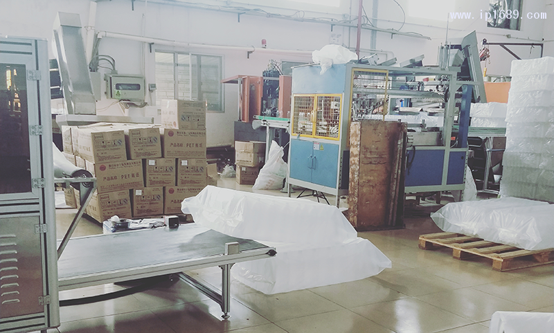 广州南沙区东涌飞亿达塑料制品厂-(4)车间机器