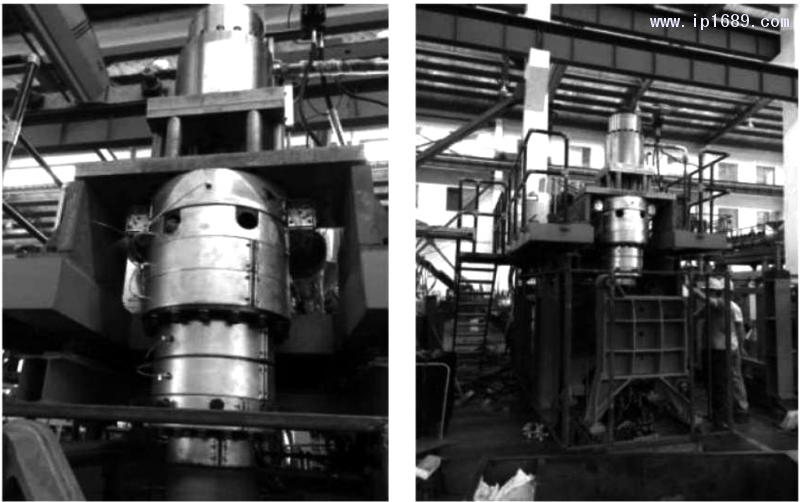 图 ２ ３ 三 层 型 坯 机头 的 生 产 调 试照 片