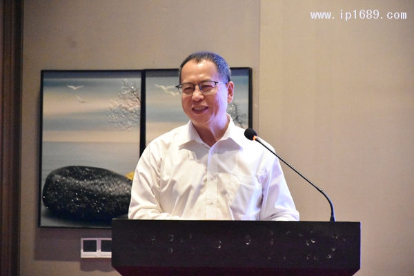 中国塑料加工工业协会理事长王占杰讲话