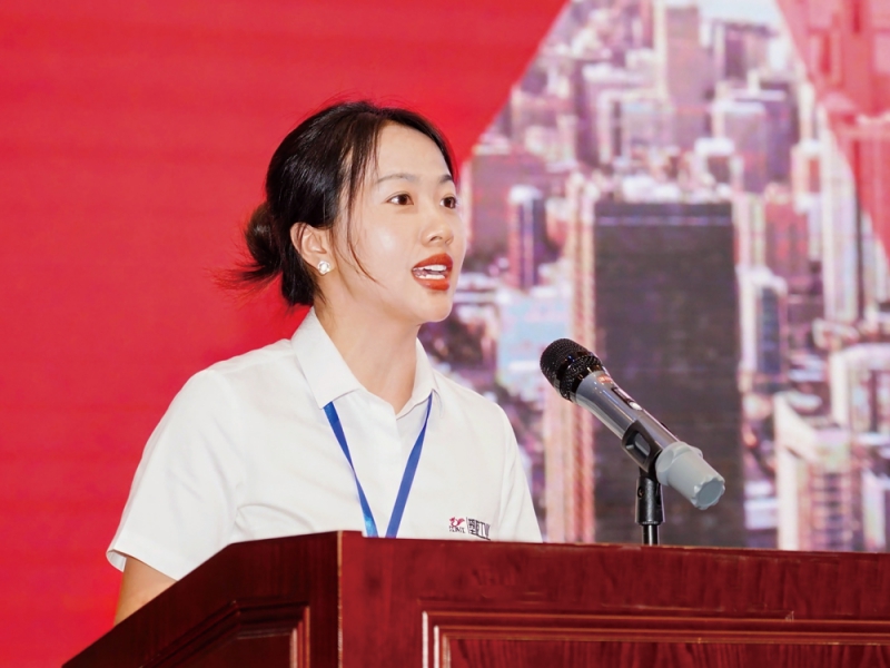 《塑胶工业》作为媒体代表发表了主题演讲-拷贝