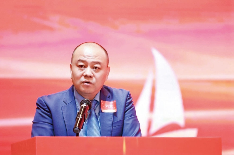 第三届理事会会长刘波作《深圳市塑料协会第三届理事会工作报告》-拷贝